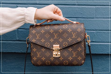 how to detect a louis vuitton fake purse|louis vuitton knockoff vs real.